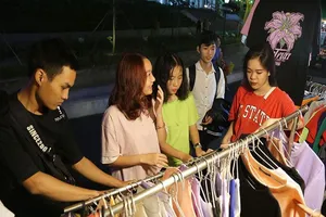 Cận cảnh chợ đêm mới cho sinh viên làng ĐH Quốc gia 