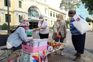 Cảnh trái ngược ngày đầu áp dụng đeo khẩu trang nơi công cộng 