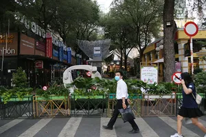 Chùm ảnh hàng quán ở TP.HCM đồng loạt tạm đóng cửa