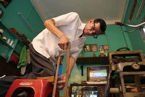 Vị cứu tinh của hàng ngàn người mê sách cũ ở Sài Gòn