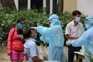 Cấp tập lấy mẫu xét nghiệm COVID-19 ở chung cư Sunview Town 