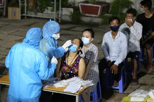 Thần tốc lấy mẫu xét nghiệm COVID 50.000 người ở Gò Vấp 