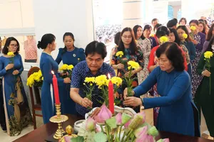 Hơn 2.000 học sinh dự kỷ niệm 221 năm ngày mất đô đốc Bùi Thị Xuân