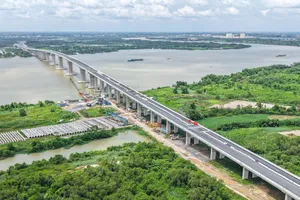 Cận cảnh cầu Nhơn Trạch vượt tiến độ, dự kiến thông xe ngày 19-8 