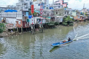 Video: TP.HCM khởi công dự án cải tạo bờ Bắc Kênh Đôi hơn 7.300 tỉ