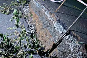 Sau mưa lớn, đường liên xã ở Lâm Đồng nứt toác, sụt sâu 1,5 m