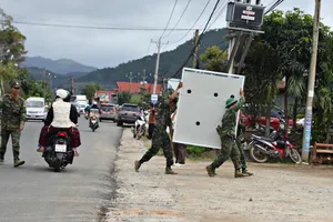 Lâm Đồng: Đồi có vết nứt dài 700 m, di dời khẩn cấp 120 người dân 