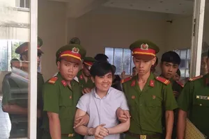 Hoãn xử vụ thiếu chứng cứ, khó kết tội giám đốc lừa đảo