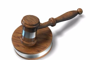 Không trả mặt bằng, phải bồi thường hơn 100 triệu đồng