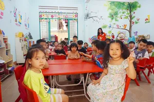 Gia Lai ngừng thu phí trường công lập: Phụ huynh lo lắng