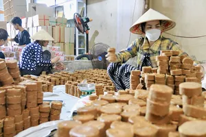 Về Bảy Núi xem nấu đường thốt nốt