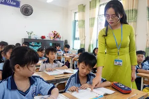Học sinh Trường Tiểu học Thới Thạnh, huyện Hóc Môn trong một tiết học.