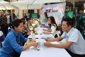 Bộ LĐ-TB&XH đề xuất nghỉ dịp 30-4 và 1-5 kéo dài 5 ngày