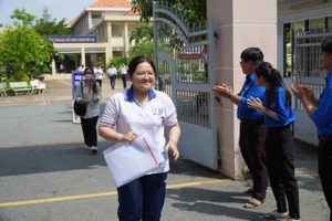 Bộ GD&ĐT: Đề Văn thi tốt nghiệp THPT 2024 không bị lộ