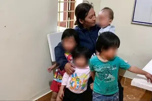 Vụ 4 cháu bé côi cút vì cha mẹ đi tù ở Đắk Lắk: Đang tìm hướng hỗ trợ