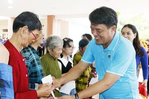 Tỉnh Bình Dương chi hơn 11 tỉ đồng chăm lo cho người có hoàn cảnh khó khăn