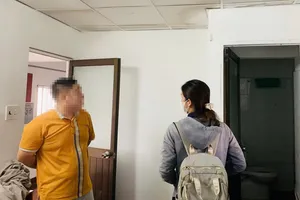 Sinh viên rời ký túc xá, chật vật tìm trọ 