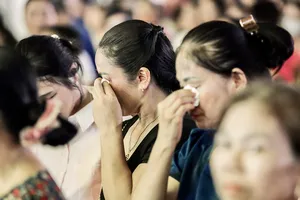 Nhiều người dân xúc động trong lễ Vu Lan báo hiếu