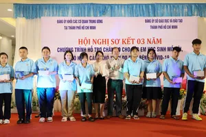 Nâng bước các em bị ảnh hưởng bởi dịch COVID-19 đến trường