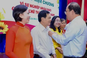 78 gương 'Người tốt, việc thiện': Còn sức là còn giúp người