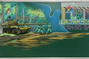 Chỉ với 1 hộp phấn, thầy giáo vẽ 'Khí thế hào hùng 30-4' 