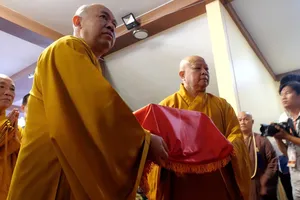 Xá lợi trái tim Bồ tát Thích Quảng Đức đã về đến Việt Nam Quốc Tự