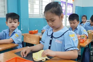 Sở GD&ĐT TP.HCM: Không ép buộc, vận động mua sách tham khảo