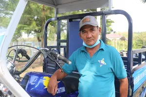 Ông Minh 'cô đơn' làng Đại học đã có xe mới