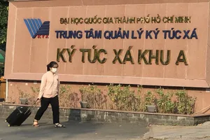 KTX khuyến khích về quê: Sinh viên về hay ở?