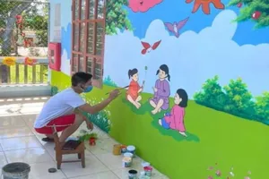 Thầy giáo biến bức tường cũ khu cách ly thành bích họa