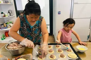 Bếp nhà san sẻ yêu thương đến tuyến đầu chống dịch và các bệnh nhi