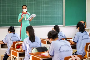Trường đầu tiên ở TP.HCM dạy trực tiếp có 1 học sinh dương tính 