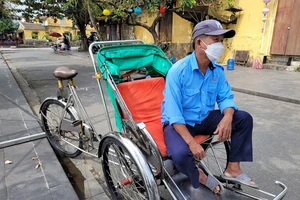 Xích lô phố cổ Hội An 'rón rén' trở lại sau đại dịch