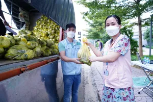 Trả 100% lương cho F0, thuê khách sạn cho công nhân ở lại trong mùa dịch...