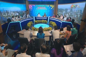 'Dân hỏi - Chính quyền trả lời': bình ổn giá, chăm lo Tết cho dân