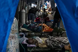 Indonesia thành tâm dịch thế giới: 'Virus nhân lên, đội ngũ y tế giảm xuống'