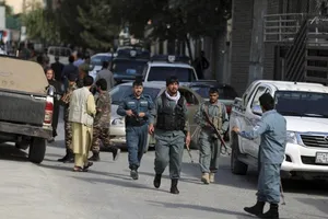 Mỹ điều B-52 ném bom Taliban 