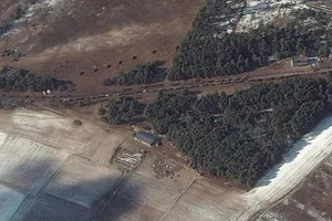 ẢNH: Chuyển động bất thường của đoàn xe dài 64 km của Nga xung quanh Kiev