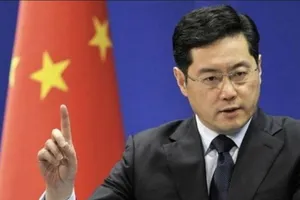 Ông Tần Cương: TQ vẫn hợp tác kinh tế, tài chính, năng lượng bình thường với Nga