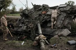 Trớ trêu Nga càng tấn công càng lấp đầy kho vũ khí Ukraine?