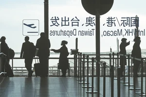 Trung Quốc mở lại biên giới từ 8-1