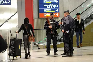 Sân bay Charles de Gaulle - tốt nhất ở Pháp và châu Âu soi chiếu hành lý như thế nào?