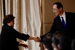 Philippines, Trung Quốc cam kết dùng ngoại giao giải quyết tranh chấp Biển Đông