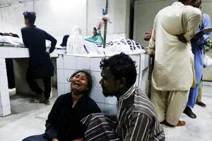 Xô xát trong khi chờ viện trợ lương thực ở Pakistan, ít nhất 13 người thiệt mạng