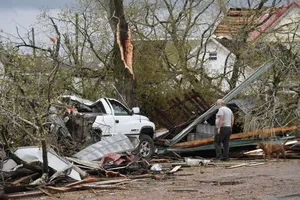 VIDEO: Tan hoang sau trận lốc xoáy kinh hoàng làm 5 người chết