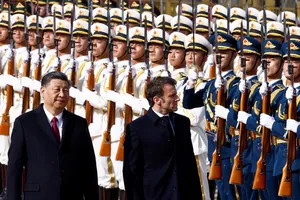 Ông Macron kêu gọi Bắc Kinh giúp chấm dứt xung đột Ukraine, nối lại quan hệ hợp tác EU-Trung Quốc