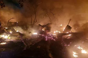 VIDEO: Cháy lớn thiêu rụi cả khu dân cư ở Manila, 7 người chết