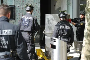 Ý bắt 40 nghi phạm mafia ma túy qua mạng lưới giao dịch ngầm tại Trung Quốc