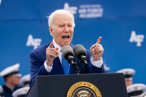 Ông Biden ăn mừng, phát biểu trước quốc gia sau khi lưỡng viện duyệt dự luật trần nợ