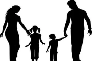 Có hai con riêng, lấy chồng mới sinh con có vi phạm? 